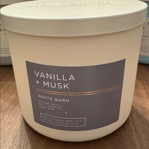 Rare BBW / White Barn New 3-Wick Candle, Vanilla + Musk - Discontinued